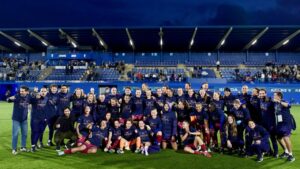 Jugadoras del Bar&ccedil;a Femenino celebrando su s&eacute;ptimo t&iacute;tulo de liga