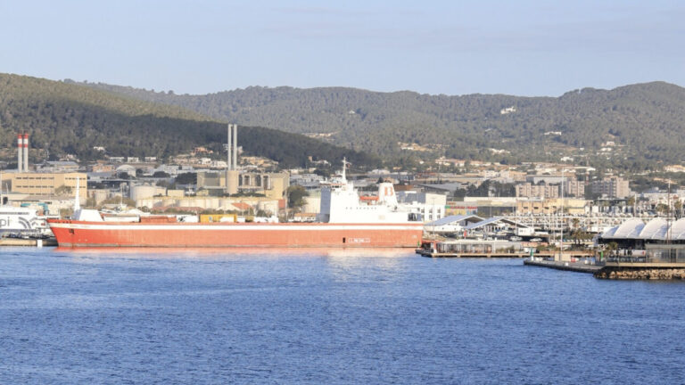 El suministro de ox&iacute;geno, energ&iacute;a y productos b&aacute;sicos en Baleares supera las 117.000 toneladas anuales