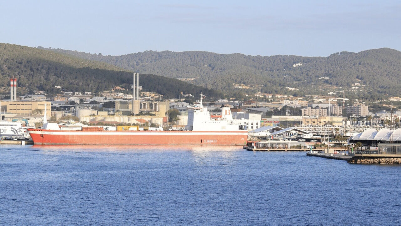El suministro de ox&iacute;geno, energ&iacute;a y productos b&aacute;sicos en Baleares supera las 117.000 toneladas anuales