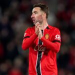 Sergi Darder aplaudiendo en un partido con el RCD Mallorca