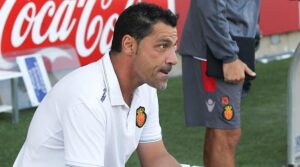 Javier Olaizola durante su debut como entrenador del Mallorca en Montilivi