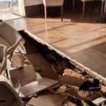 Derrumbe en el comedor de un hotel en Santa Pon&ccedil;a con escombros visibles.