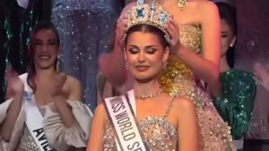 Elisabeth Reyn&eacute;s coronada como Miss World Spain 2026 en una gala