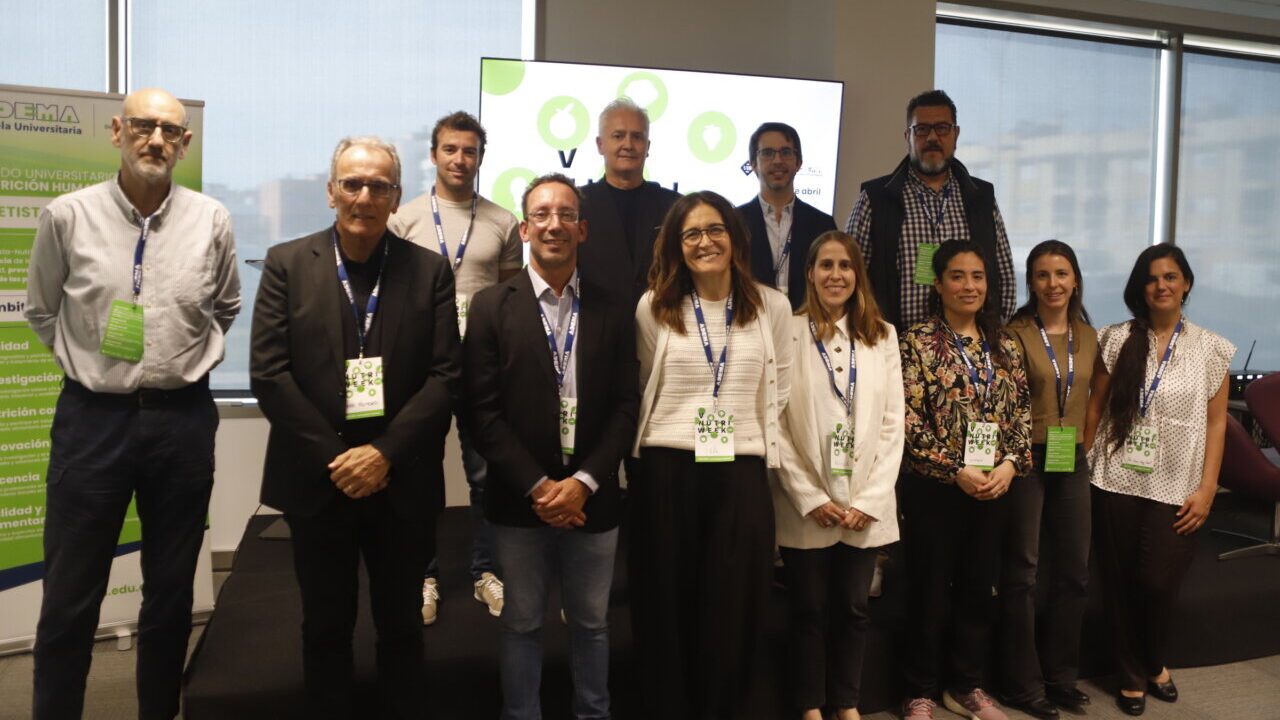 Grupo de expertos en nutrici&oacute;n durante la International Nutrition Week
