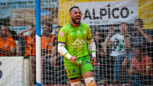 Jugador del Illes Balears Palma Futsal celebrando un gol en el partido