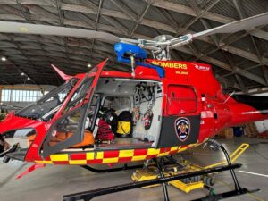 Helic&oacute;ptero Milana de los Bomberos de Mallorca en su base