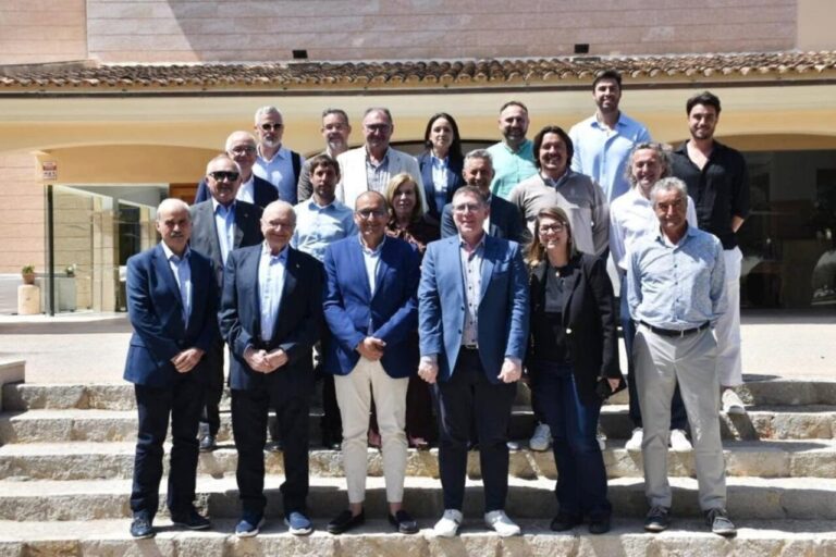 Reuni&oacute;n de hoteleros en Consell de Mallorca para discutir inversiones tur&iacute;sticas