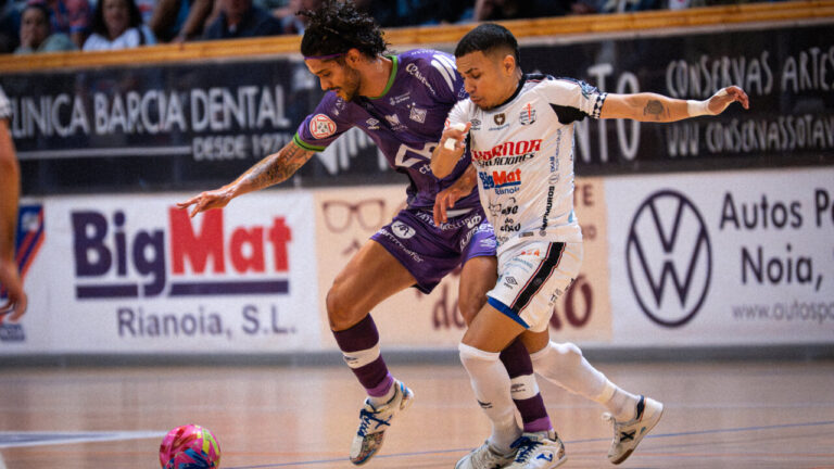 Jugadores del Illes Balears Palma Futsal en un partido de f&uacute;tbol sala