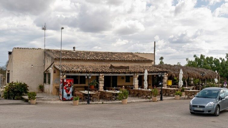 Susto en Llucmajor por el incendio en la cocina de un restaurante