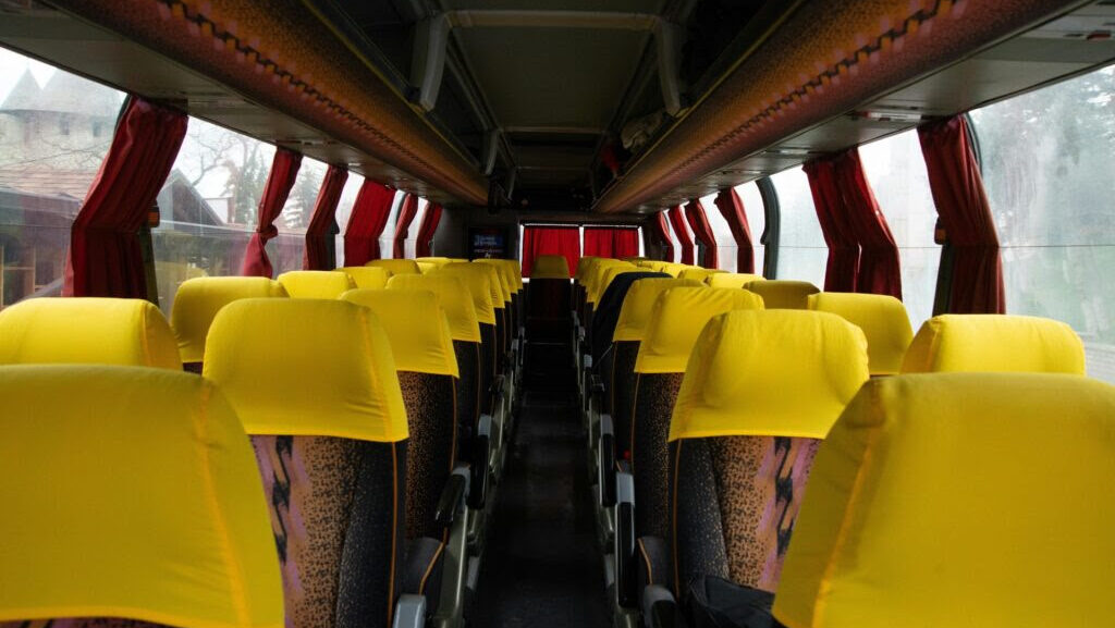 Los transportistas responden y se&ntilde;alan el modelo de excursiones como origen del encarecimiento