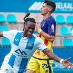 Jugador celebrando un gol en el derbi entre ATB y Andratx