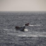 Rescatan a 18 personas en una patera a dos millas al sur de Formentera