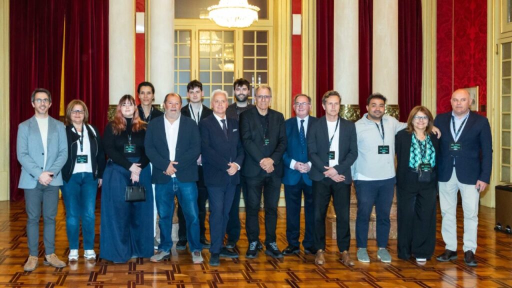 Grupo de personas en la inauguraci&oacute;n de la Universitat de Mallorca