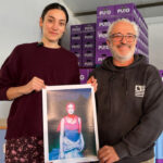 La artista Laia Rius presenta su proyecto Nastallat en un evento.