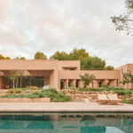 Vista exterior de un moderno proyecto arquitectónico en Baleares