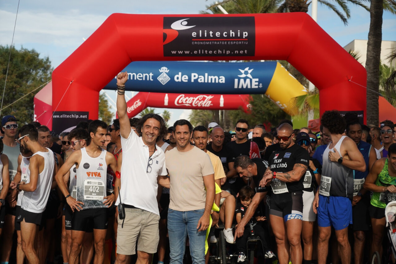 Participantes en el evento de apertura de temporada en Palma Beach