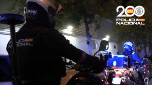Le pide un cigarrillo, la arrastra por el suelo y le roba el m&oacute;vil: detenido en Palma