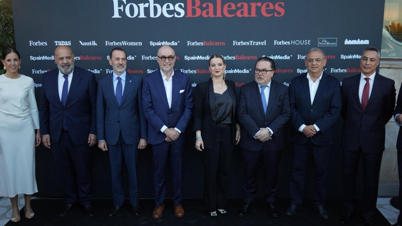 Evento de presentaci&oacute;n de Forbes Baleares en Palma con varios asistentes