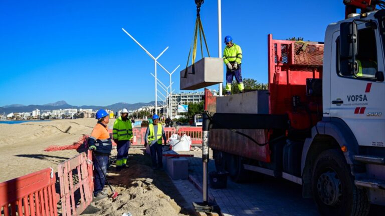 Un muro de 1.600 metros evitar&aacute; la invasi&oacute;n de la arena en el paseo de Playa de Palma
