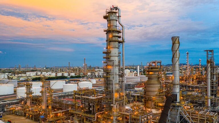 &iquest;Bajar&aacute; el combustible? Esto pronostica PIMEM tras la salida de Emiratos &Aacute;rabes de la OPEP