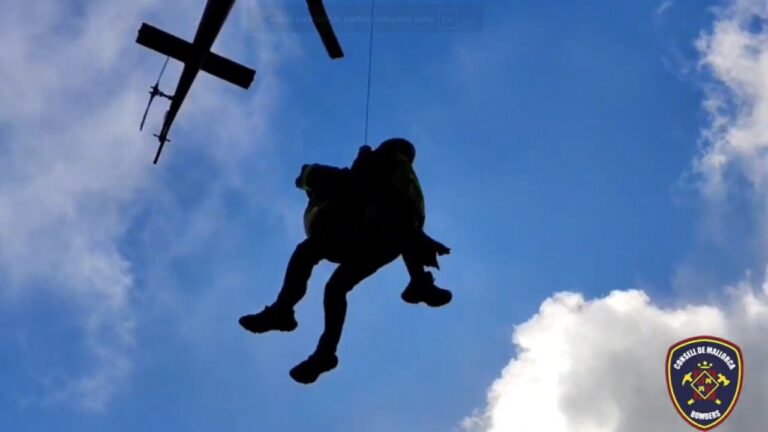 Operativo de rescate en monta&ntilde;a con helic&oacute;ptero en el torrente de Pareis