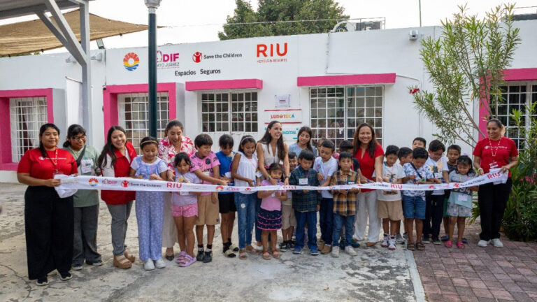 Inauguraci&oacute;n de una ludoteca por RIU Hotels y Save the Children en Quintana Roo
