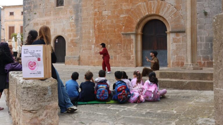'Sant Jordi al carrer': la literatura conquista las calles de Santany&iacute;