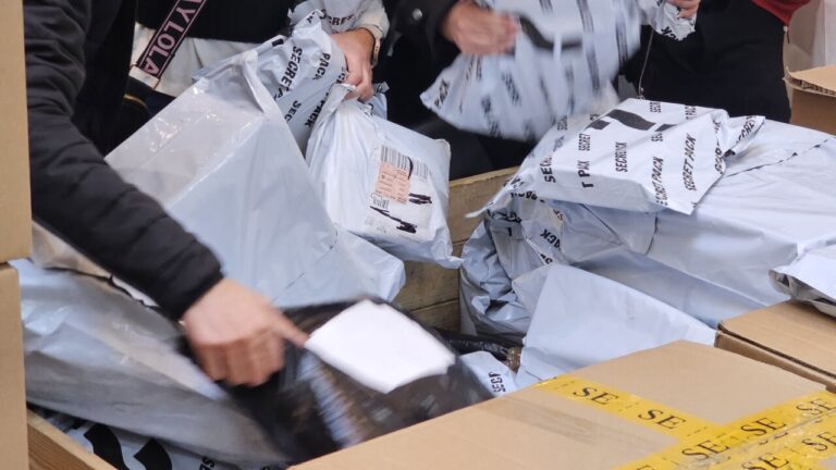 La tienda donde compras paquetes sin saber qué hay dentro llega a Mallorca