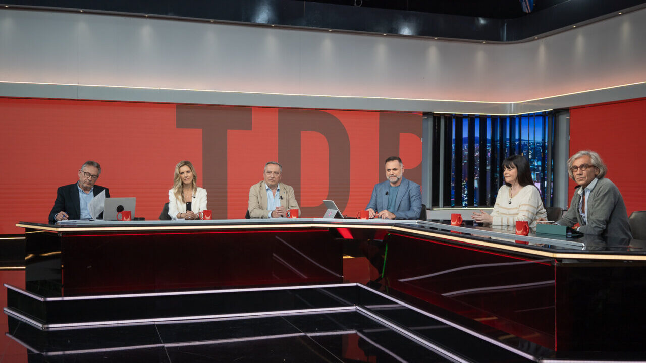 Panel de discusi&oacute;n en el programa Torn de Paraula T1