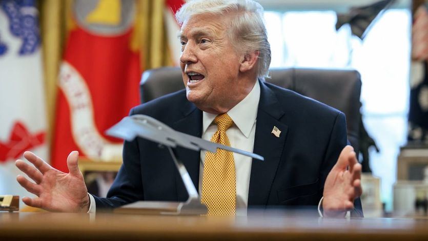 Donald Trump hablando en la Casa Blanca sobre Ir&aacute;n y el estrecho de Ormuz