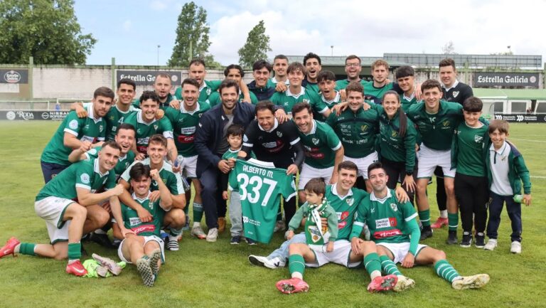 Plantilla del Coruxo FC. | @coruxo_fc_oficial IG