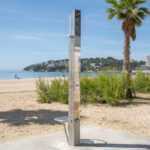 Paseo mar&iacute;timo en Magaluf con vista al mar y palmeras
