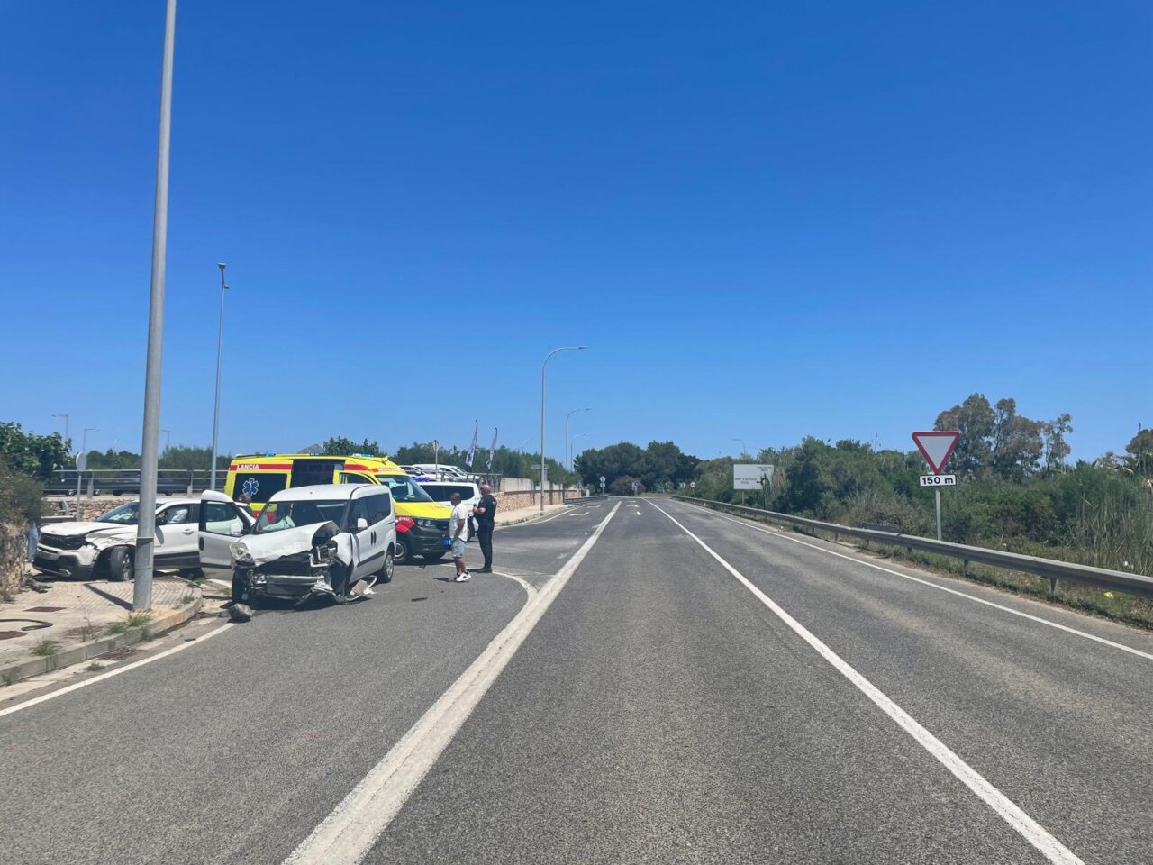 Accidente de tr&aacute;fico en la carretera Alc&uacute;dia-Sa Pobla con veh&iacute;culos da&ntilde;ados
