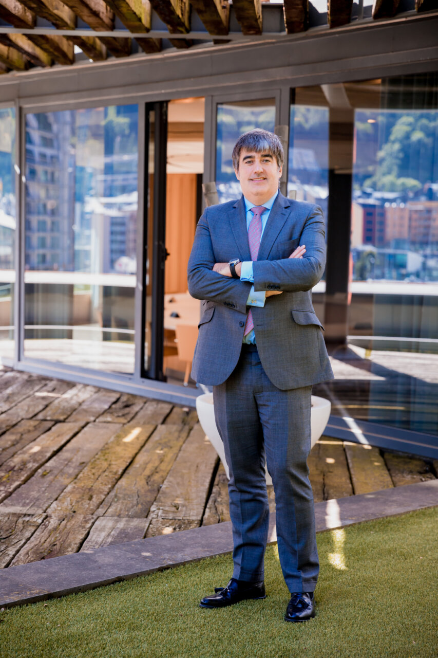 Carlos Aso, CEO de Andbank, en su oficina en Mallorca.