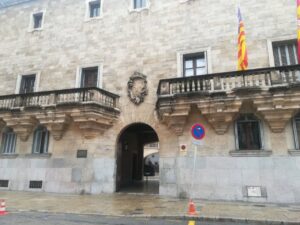 Fachada de la Audiencia Provincial en Porto Cristo