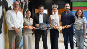 El alcalde de Calvi&agrave; con Miss Mundo Espa&ntilde;a y campeona de boxeo