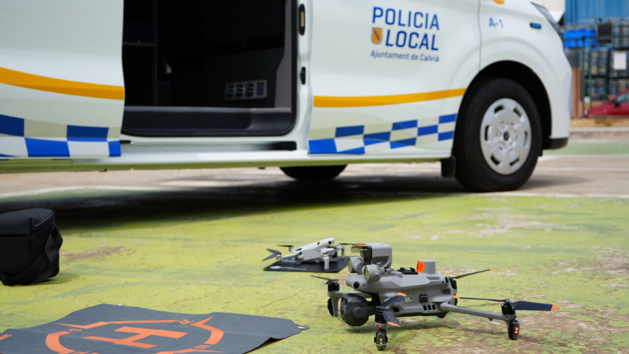 Drones de la Polic&iacute;a Local de Calvi&agrave; listos para su uso