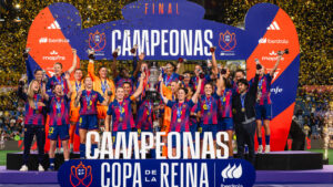 Cata Coll y Patri Guijarro celebrando la victoria en la Copa de la Reina