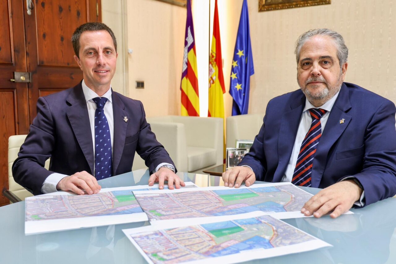 Reunión sobre la cesión de un solar para viviendas de protección pública en Mallorca