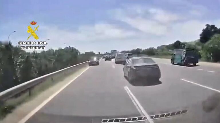 Un conductor kamikaze circula 4 kilómetros en sentido contrario en la autopista de Llucmajor