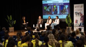 Panel de mujeres en la conferencia sobre deporte y mujer en Mallorca