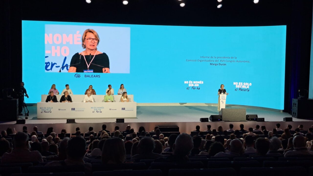 Marga Dur&aacute;n presenta el informe en el congreso del PP en Palma