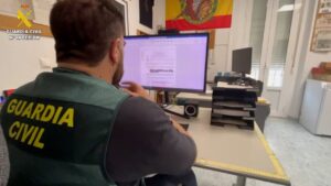 Un residente en Baleares pierde m&aacute;s de 3.000 euros al intentar alquilar una vivienda por internet y la Guardia Civil identifica al estafador
