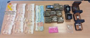 Dinero y hach&iacute;s intervenido a j&oacute;venes detenidos en Calvi&agrave;