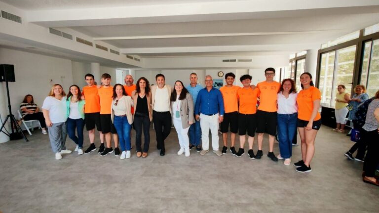 Grupo de personas en evento de entrenamientos para mayores de 65 a&ntilde;os en Calvi&agrave;