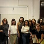 Grupo de mujeres en el foro para promover la igualdad profesional