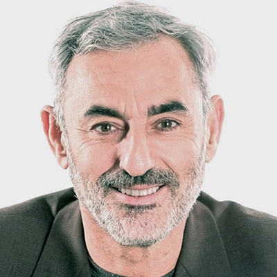 Retrato de Francisco Javier Fern&aacute;ndez con barba y sonrisa
