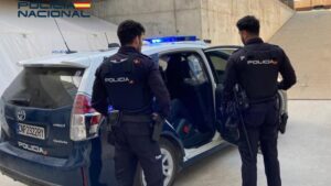 Agentes de la Polic&iacute;a Nacional en una escena del crimen en Palma