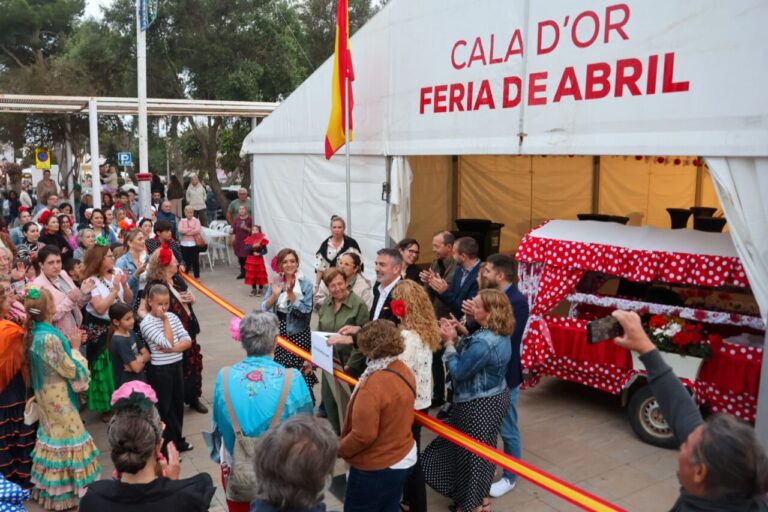 La Feria de Abril de Cala d'Or fue un gran &eacute;xito, con desfiles de flamenco, pasacalles de caballos y talleres infantiles