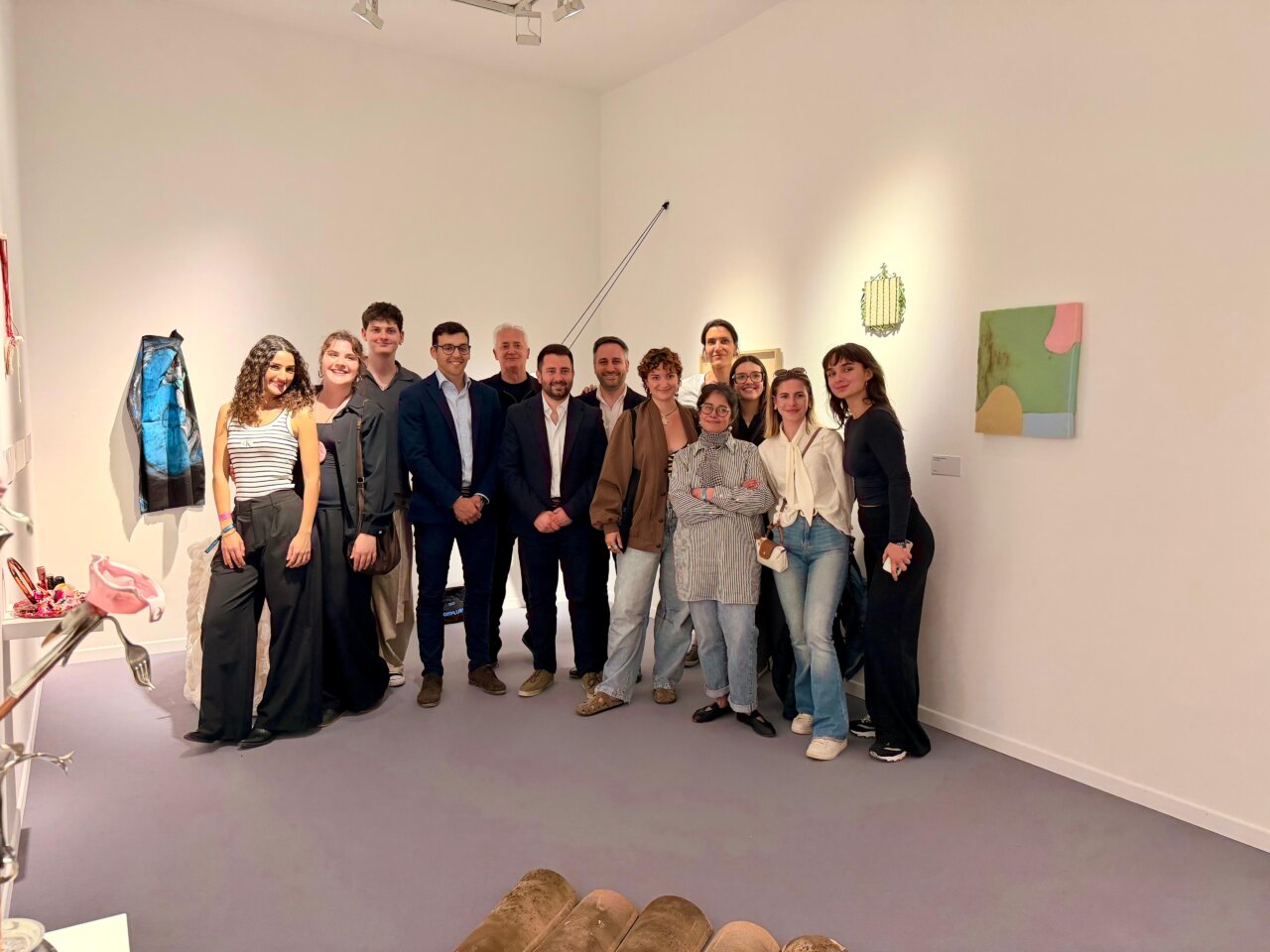 Grupo de alumnos de ADEMA en la inauguración de su exposición en Venecia